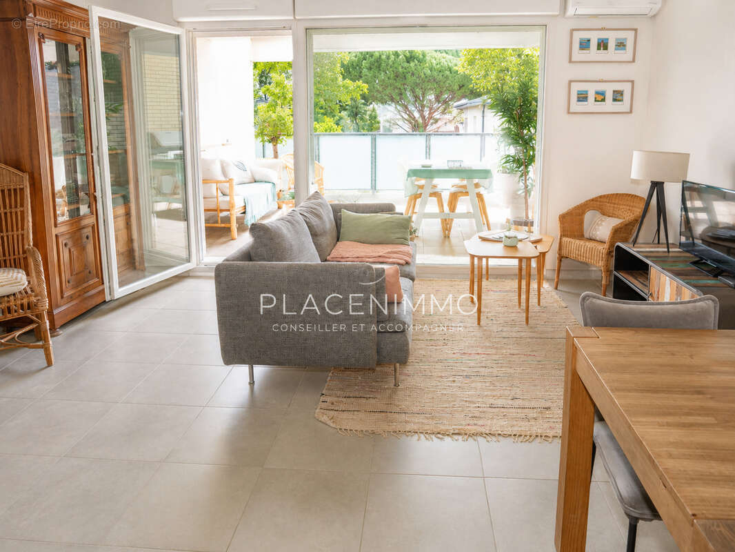 Appartement à CHARBONNIERES-LES-BAINS