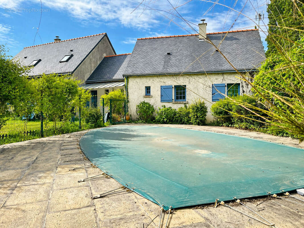 Maison à LA BREILLE-LES-PINS