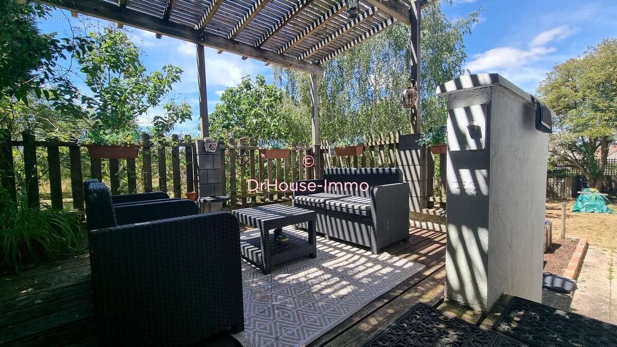 Maison 170 m² à Pommiers  - photo 6