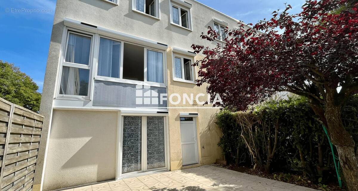 Appartement à COIGNIERES