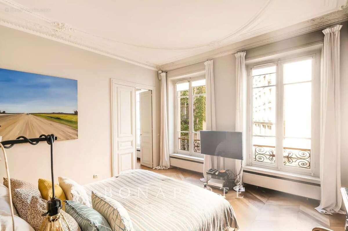 Appartement à PARIS-10E