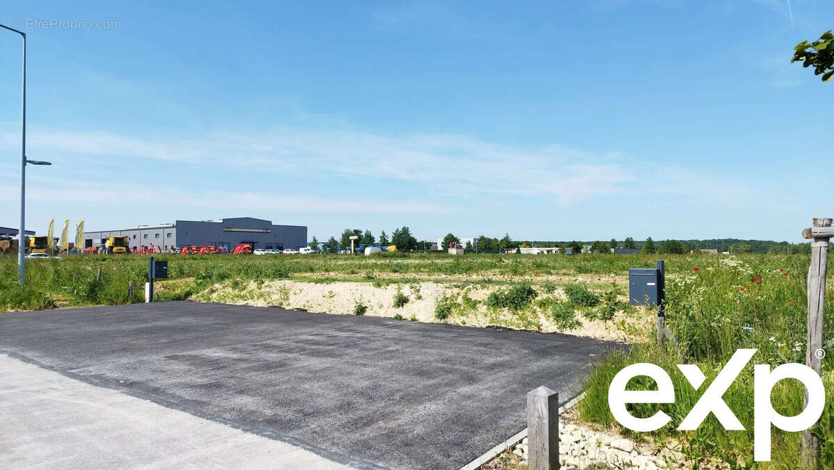 Terrain à ETREPAGNY