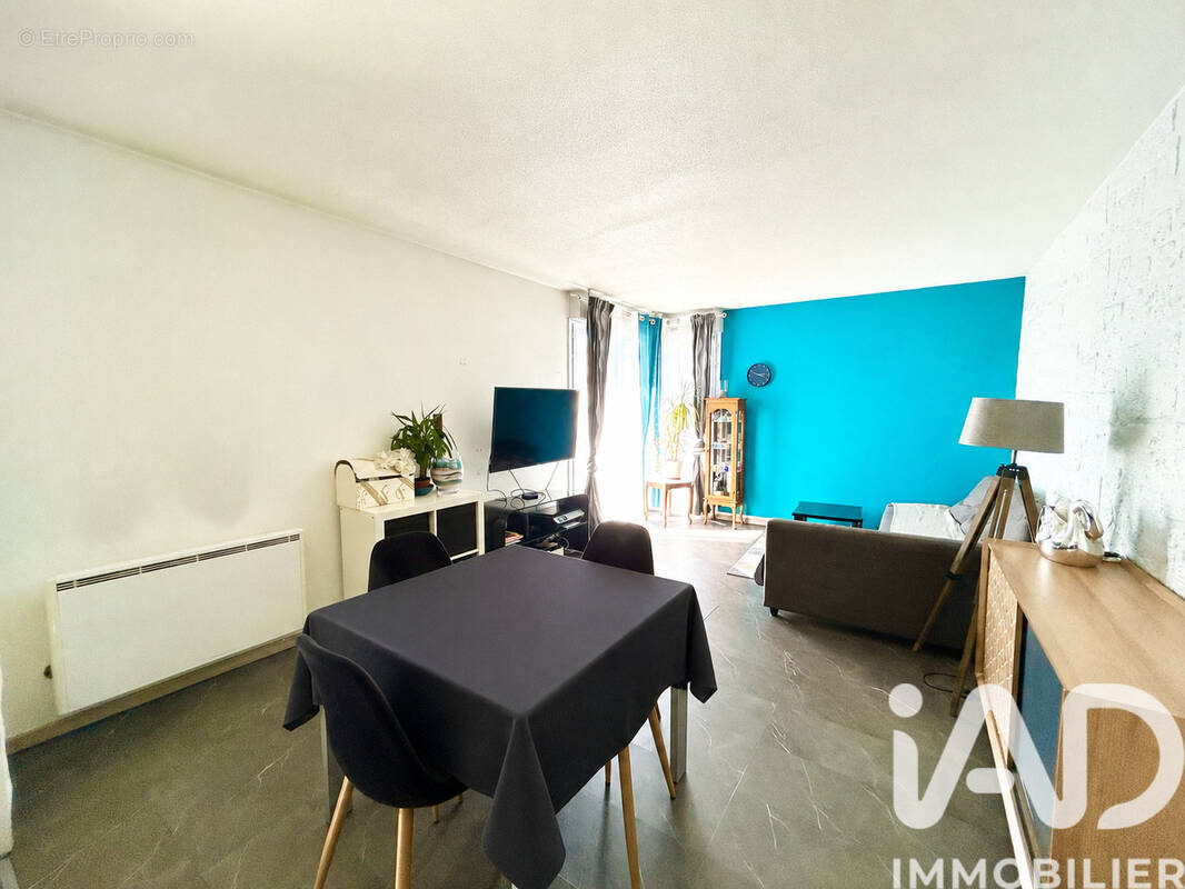 Photo 1 - Appartement à LIEUSAINT