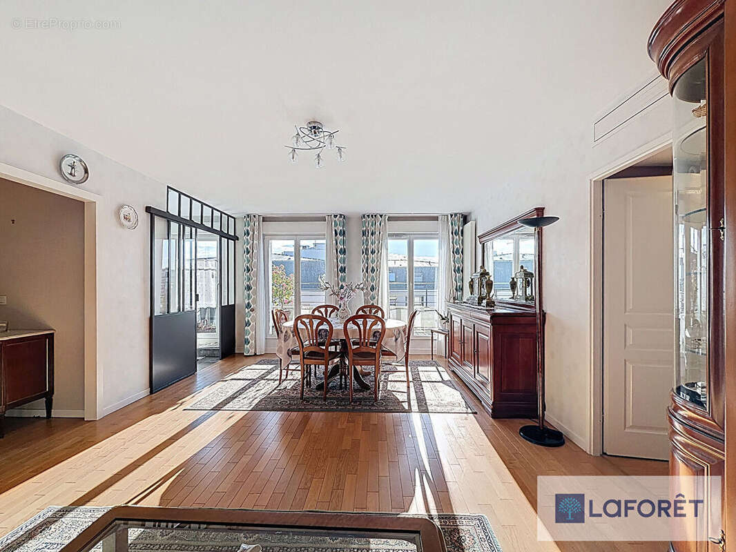 Appartement à LE PLESSIS-TREVISE