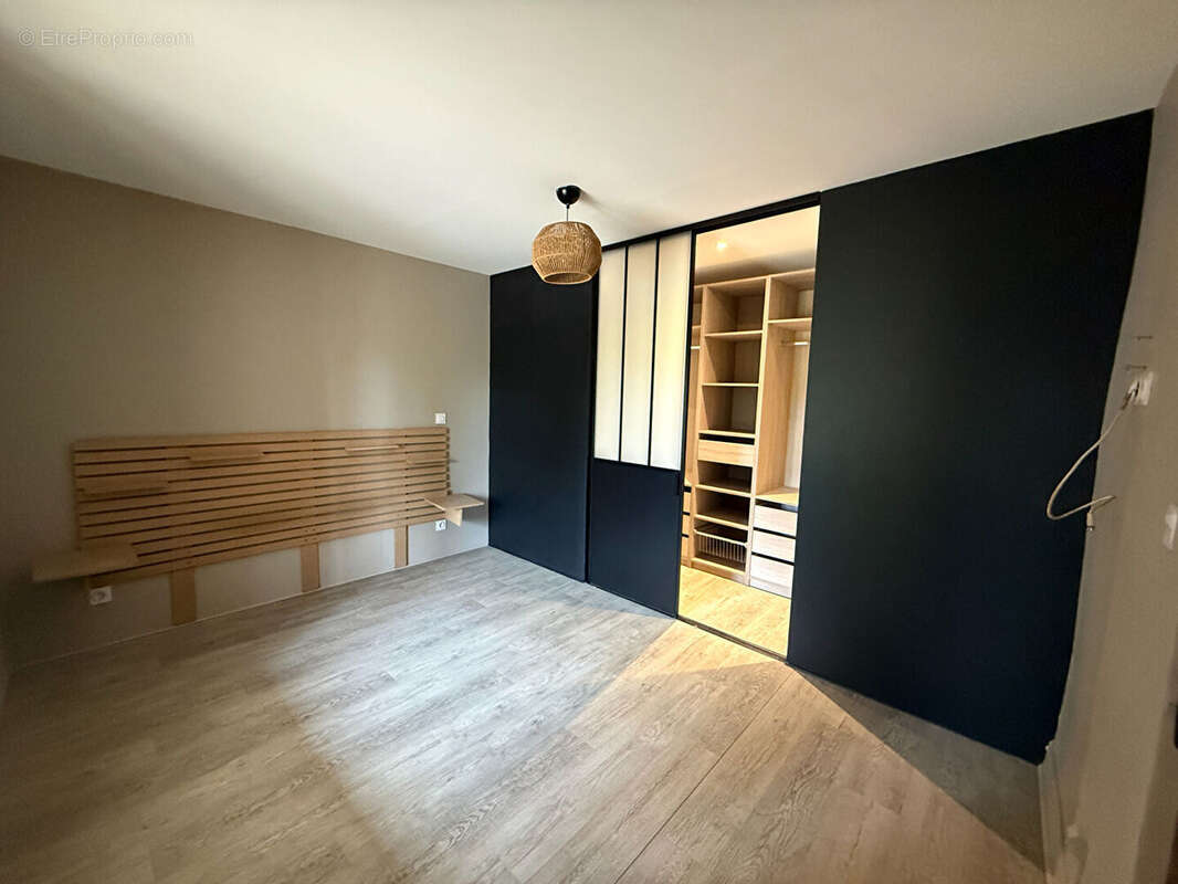 Belle ferme rénovée de 220 m² avec garages et dépendances - photo 9