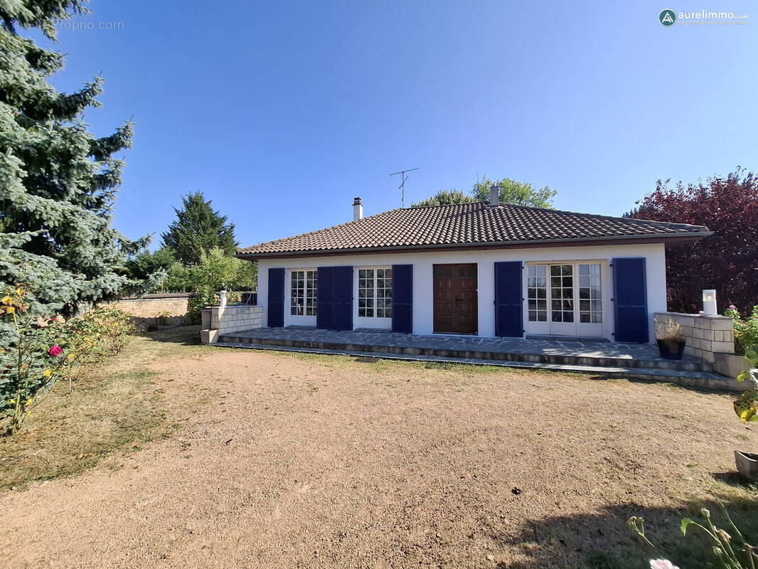 façade avant - Maison à NERIS-LES-BAINS