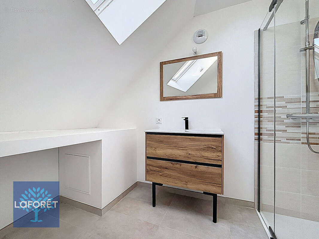 Maison à LOUVIGNE-DU-DESERT