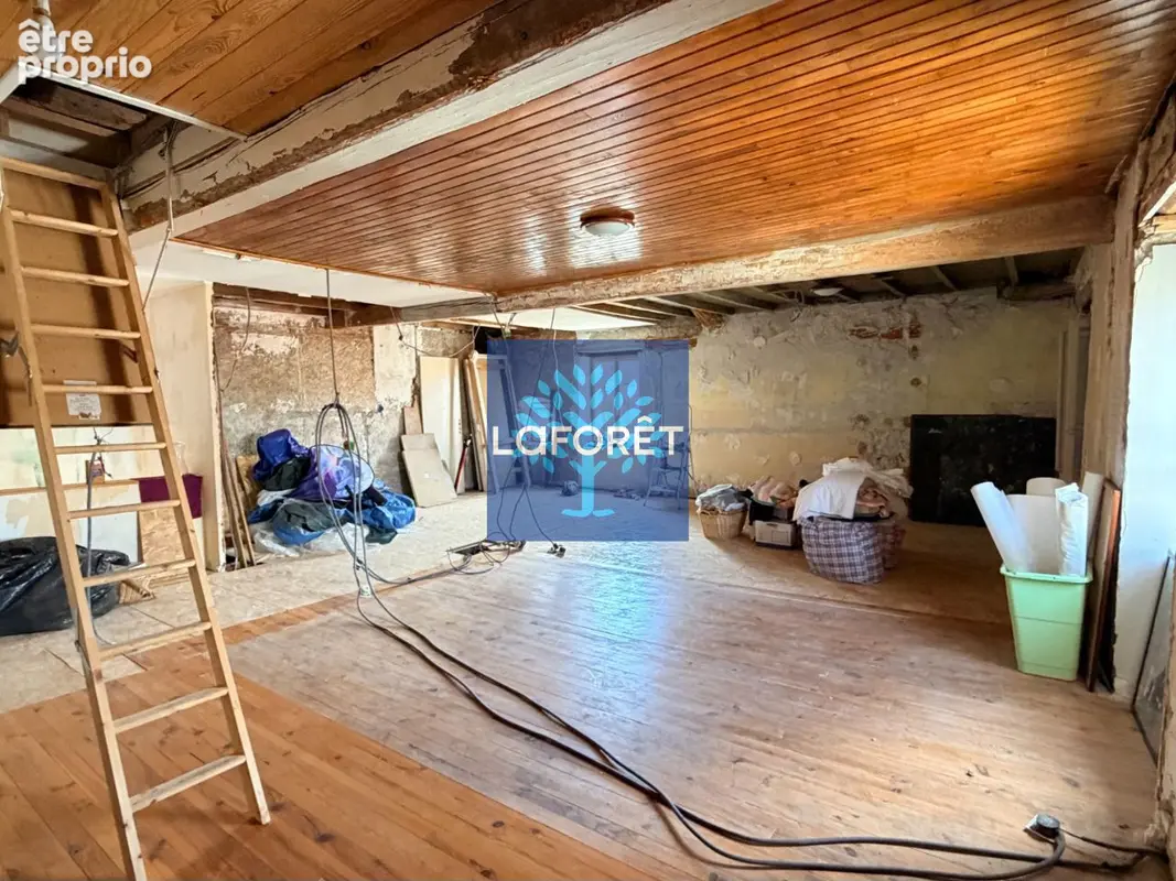 Exclusivité à SAUVAIN : Maison de charme 10 pièces au coeur du village - photo 8