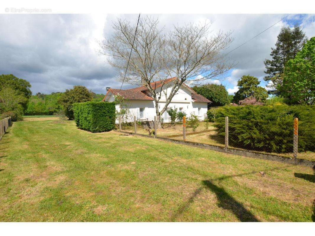 Maison à MONTPON-MENESTEROL