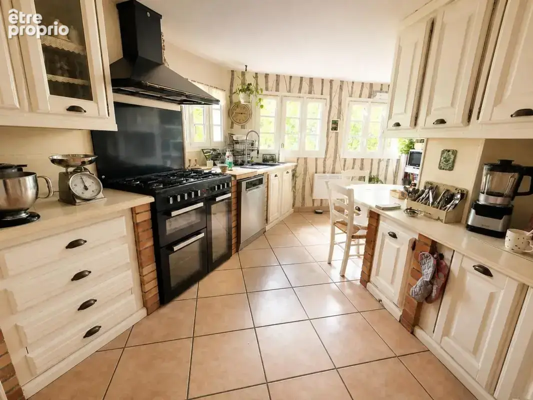 Propriété d'exception aux multiples possibilités - 384 m² - photo 6