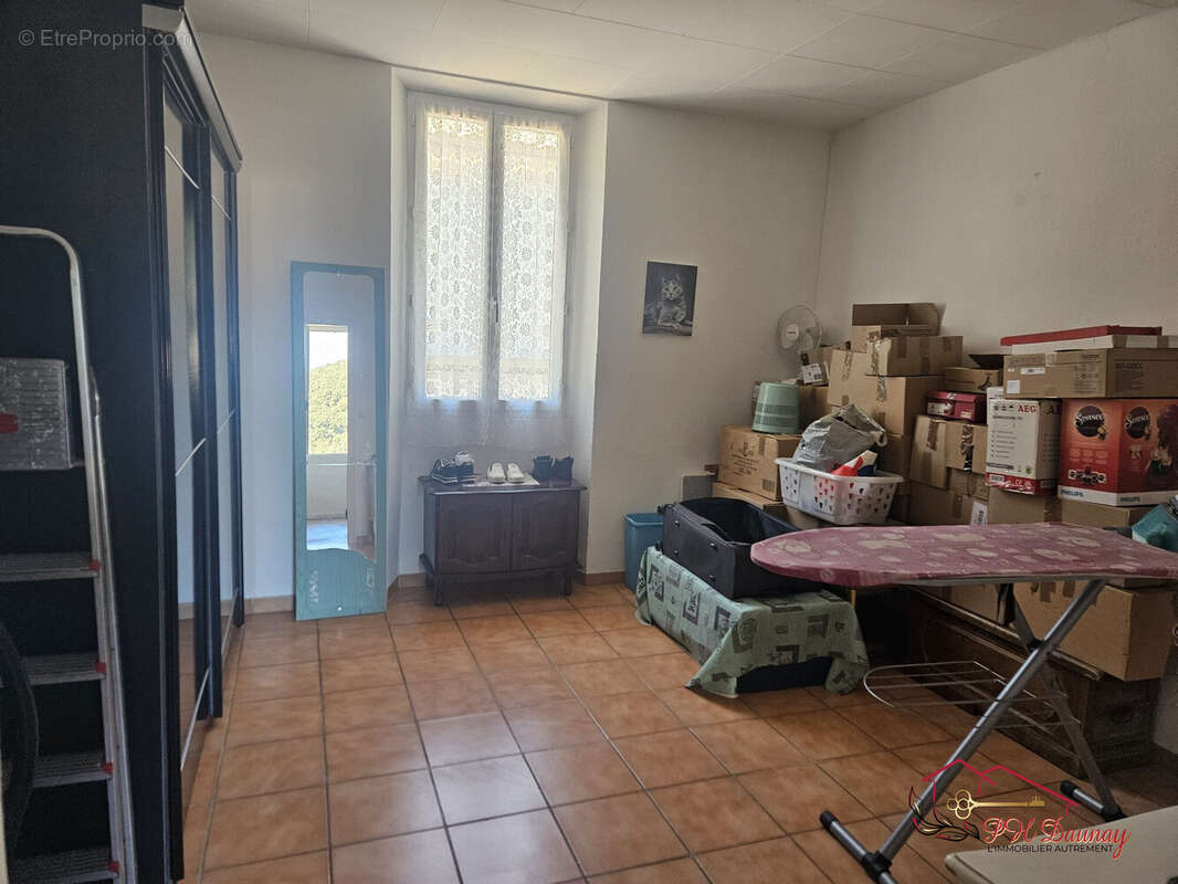 Appartement à LES SALLES-DU-GARDON