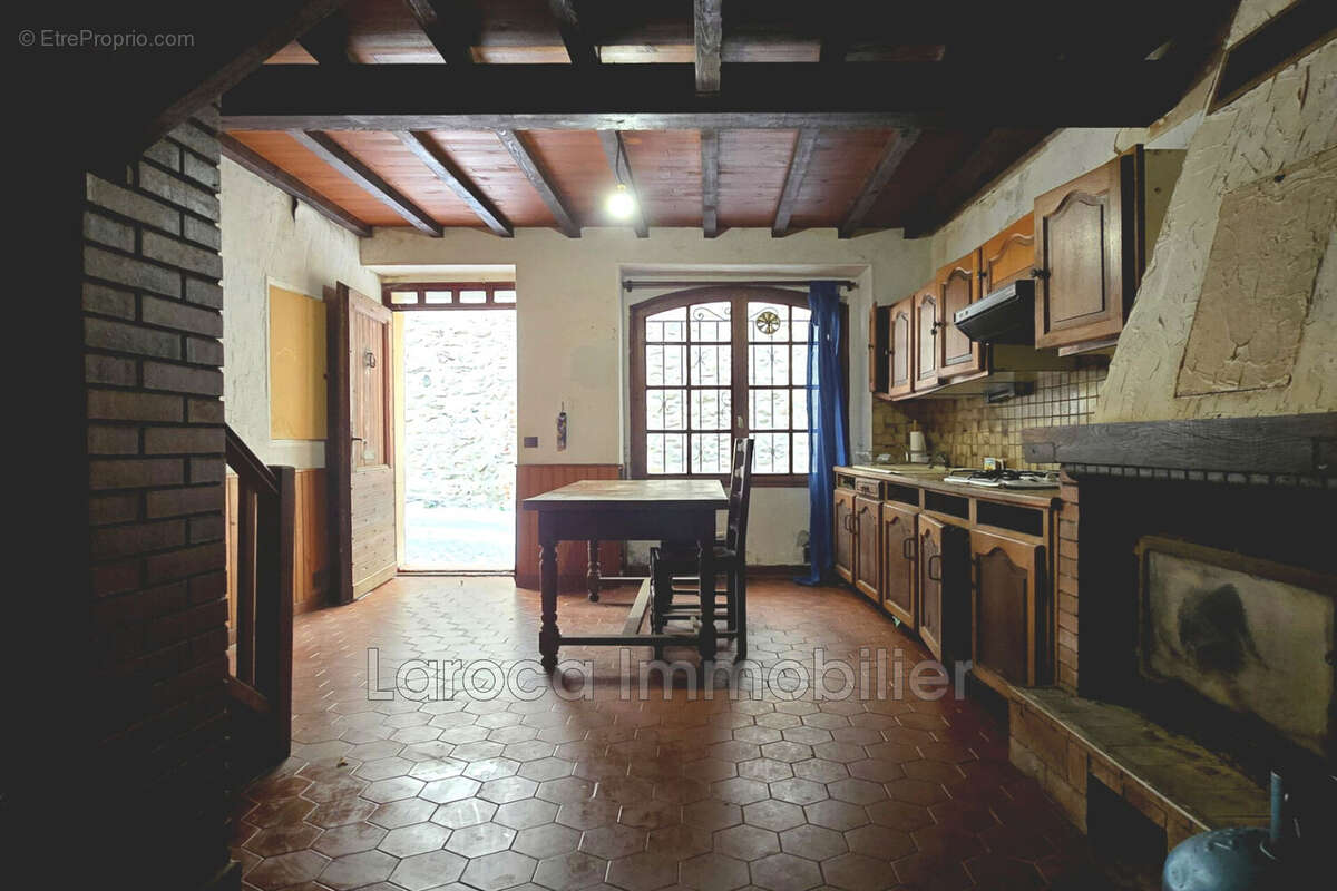 Maison à LAROQUE-DES-ALBERES