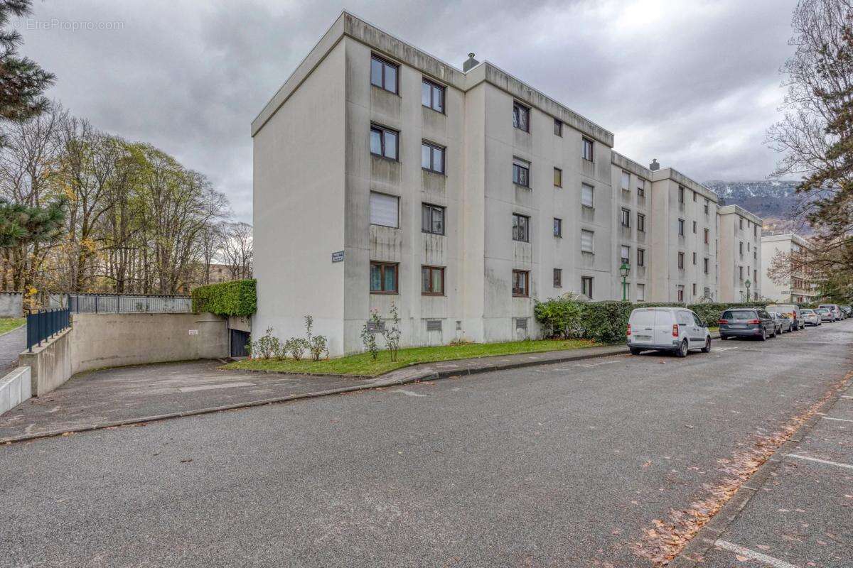 Appartement à ECHIROLLES