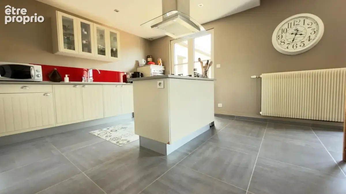 Magnifique propriete de semi plain pied erigee sur plus de 1300 m² - photo 7