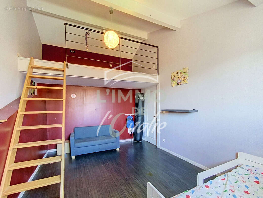 Immeuble Grenade  380 m² - photo 13