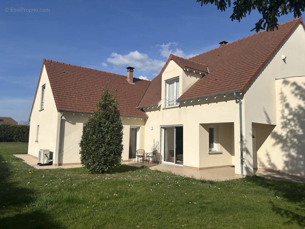 Maison à LA RIVIERE-DE-CORPS