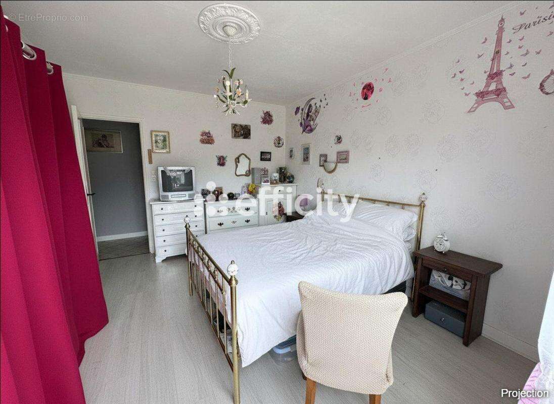 Maison à MEZIERES-EN-BRENNE