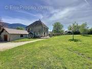 Maison à SAINT-MARTIN-DE-LA-CLUZE