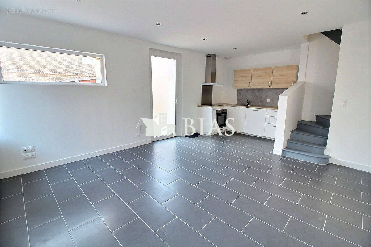 Appartement à BOURG-ACHARD