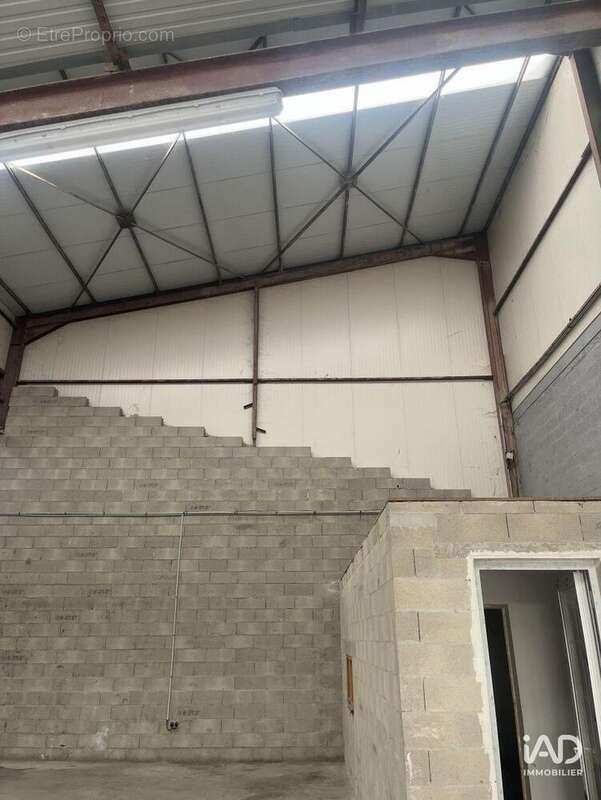 Photo 5 - Commerce à SAINT-GERMAIN-LAVAL