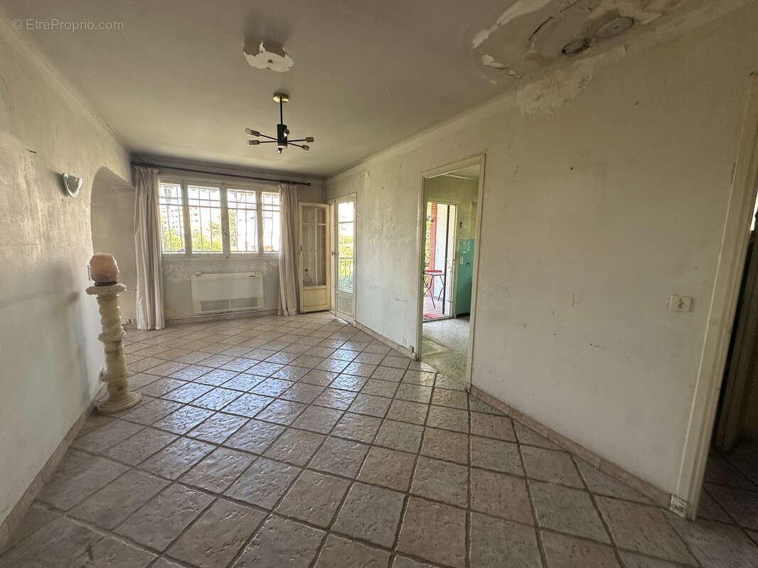 Maison à SAINT-LAURENT-DU-VAR