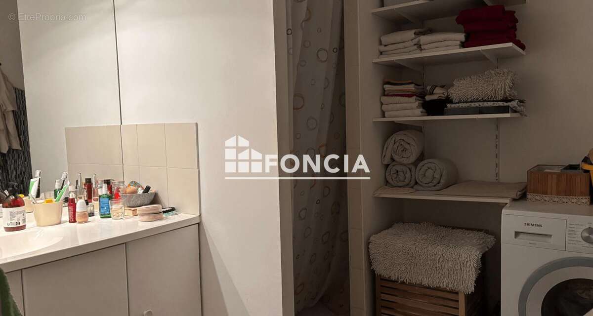 Laissez-vous séduire par ce magnifique appartement T3 alliant charme et caractère ! - photo 5