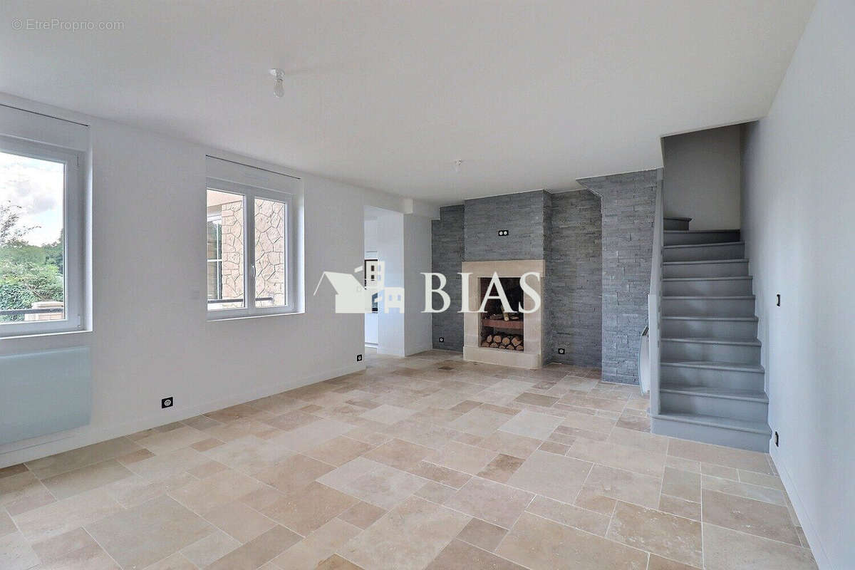 Maison 110 m² à Pont-L'eveque  - photo 4