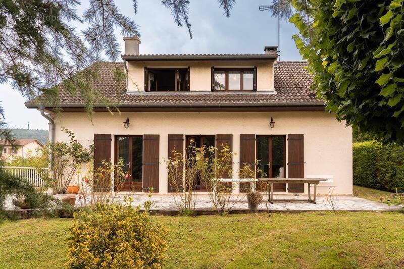 Maison à LA ROCHE-VINEUSE