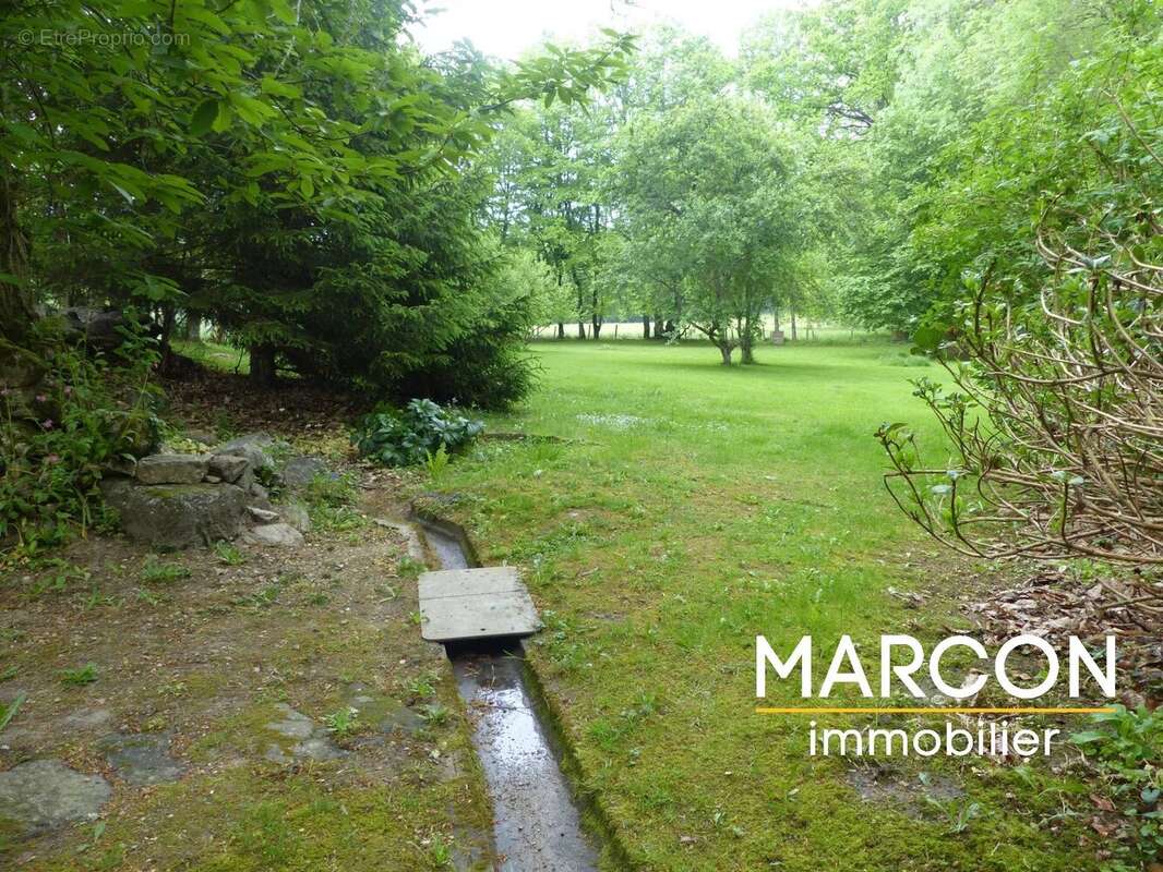 Maison à SAINT-PIERRE-BELLEVUE