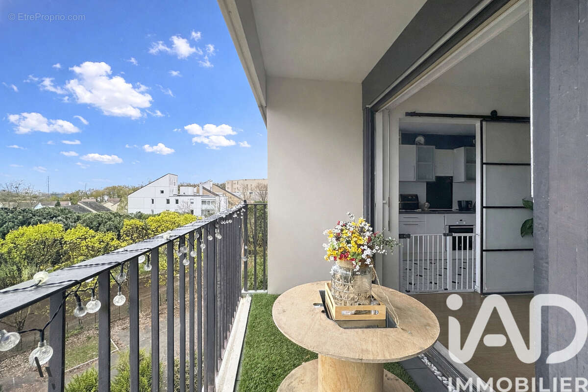 Photo 2 - Appartement à LES MUREAUX