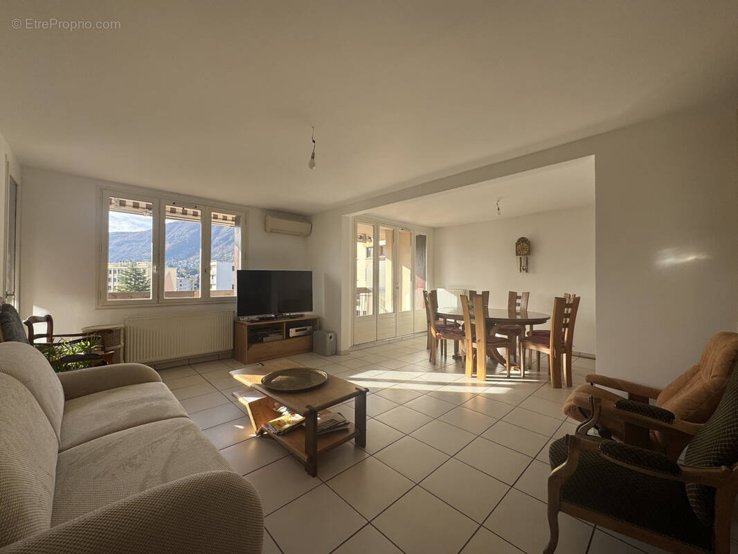 Appartement à MEYLAN