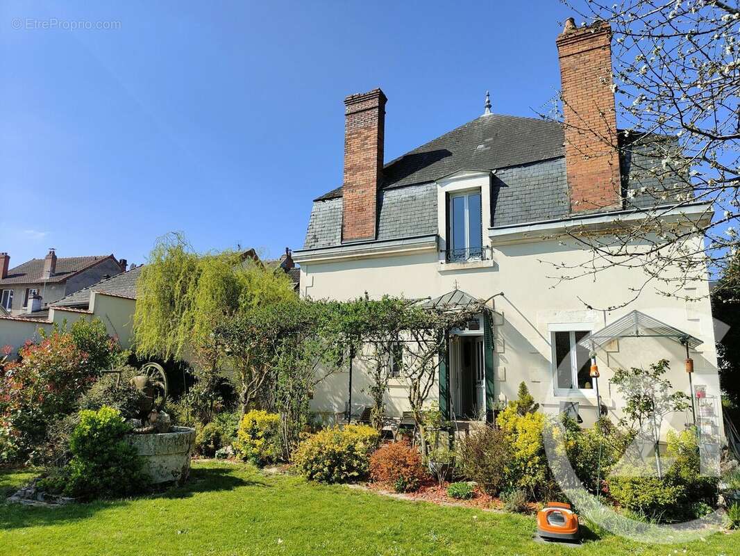 Maison à COSNE-COURS-SUR-LOIRE