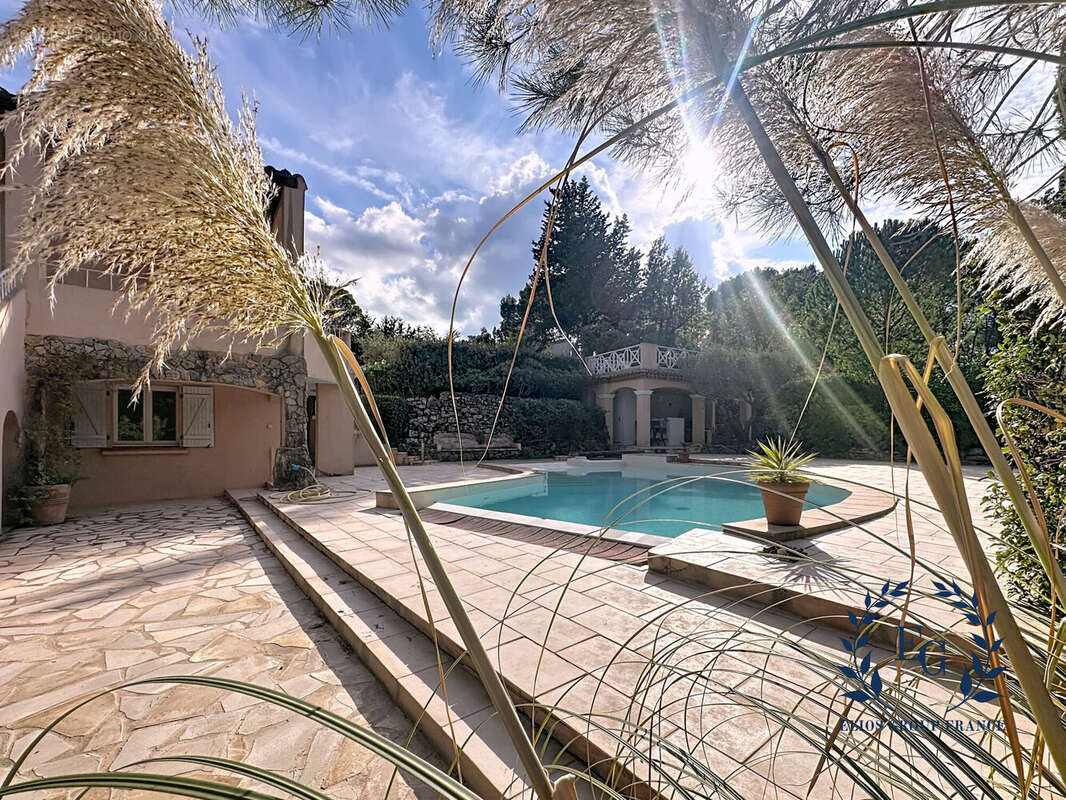 Maison à BESSE-SUR-ISSOLE