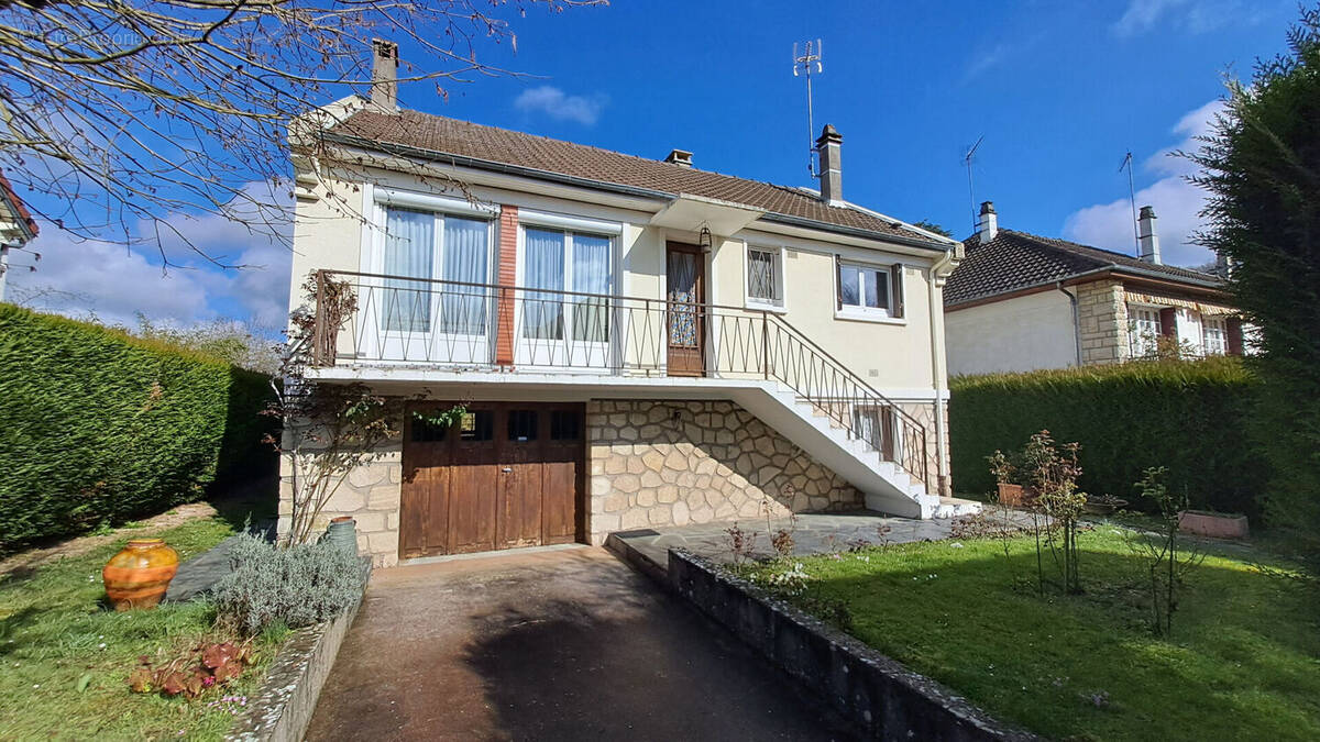 Maison à SAINT-REMY-LES-CHEVREUSE
