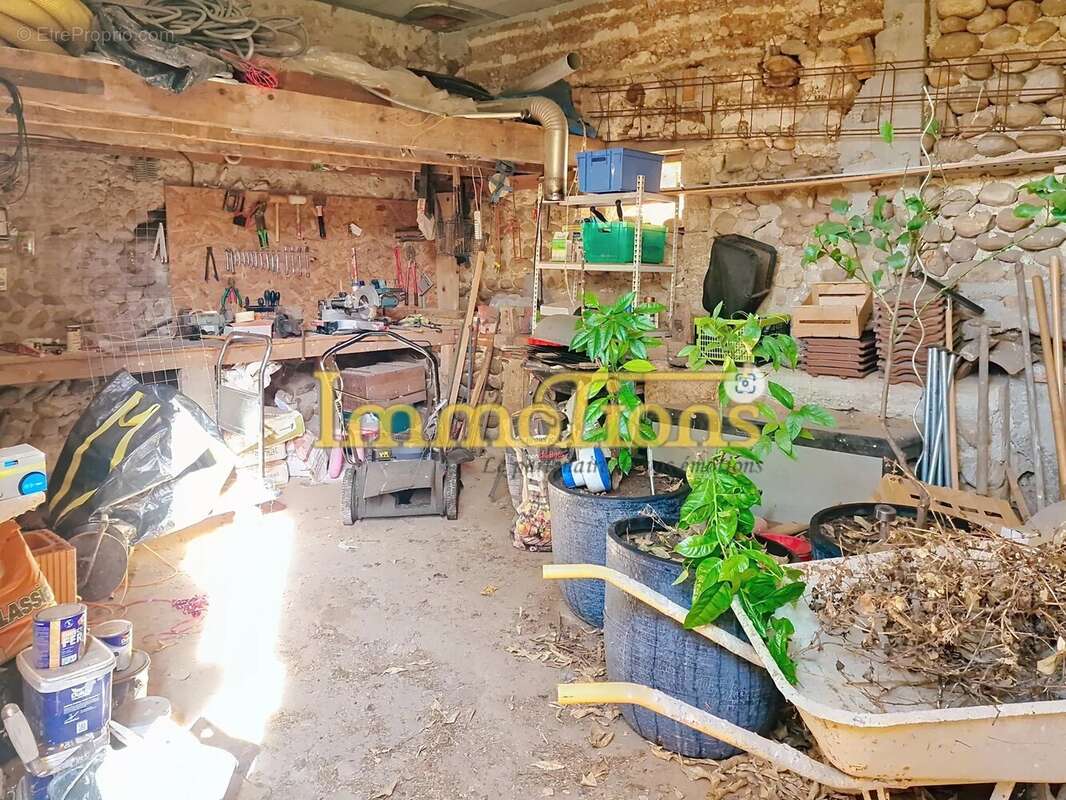 Maison à SAINT-HILAIRE-DU-ROSIER