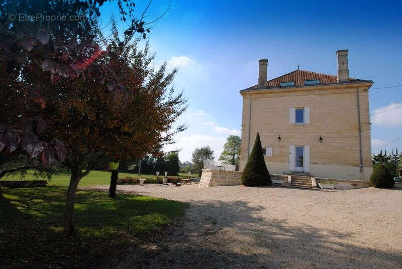 Maison à SAINT-EMILION