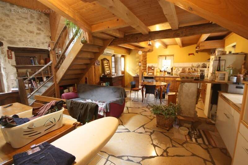 Maison en pierres à vendre 7 pièces de 168 m² à MARIGNIEU (01) plus sous-sol - photo 26
