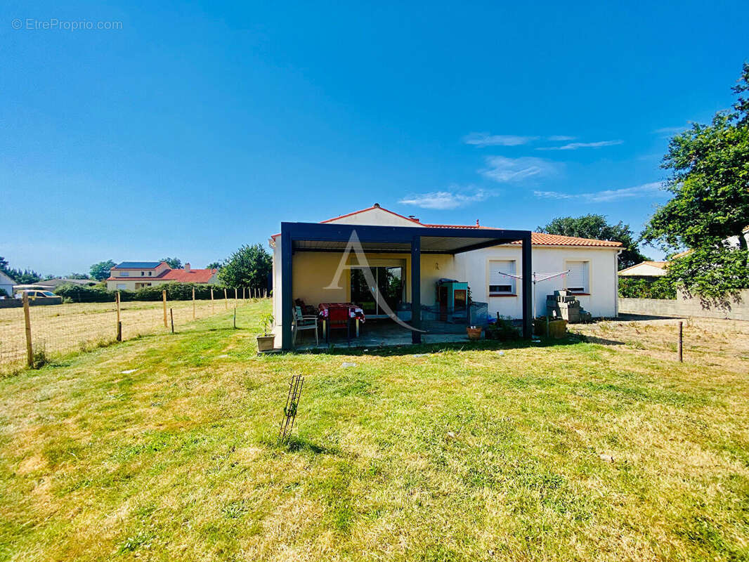 Maison familiale 3 chambres -Saint Philbert De Grand Lieu - Terrain 1616m2 - photo 9