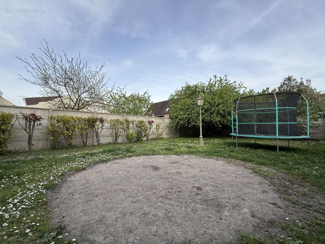Maison à LE BLANC-MESNIL