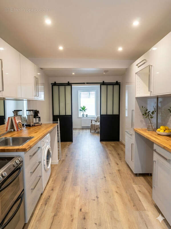 Appartement à PARIS-18E