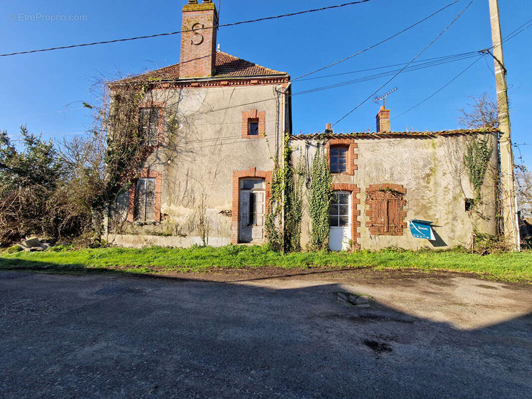 Maison à ROCHESERVIERE