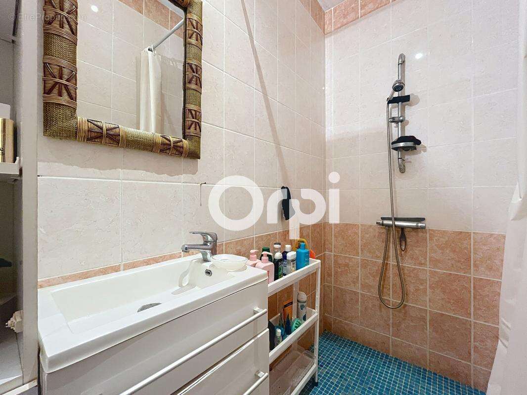 Maison à SAINT-PANTALEON-DE-LARCHE