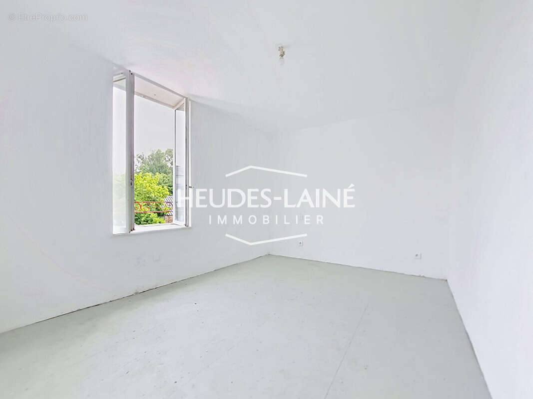 Propriété à vendre - spacieuse maison principale et appartement indépendant - SAINT HILAIRE DU HARCOUET - 50600 - photo 13