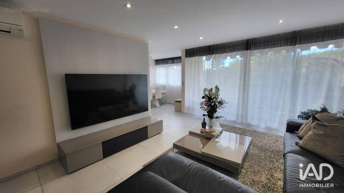 Photo 1 - Appartement à MARSEILLE-12E