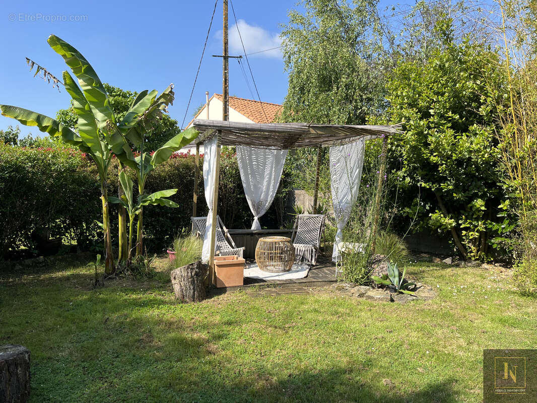 Maison à FROSSAY