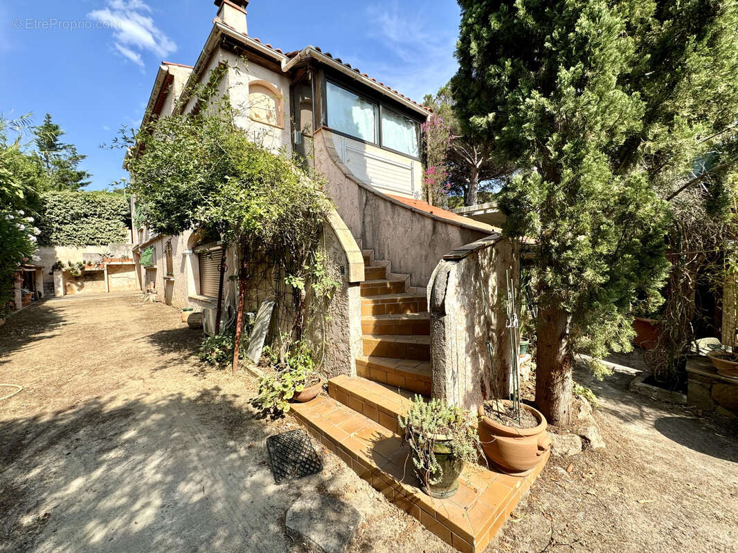 Maison à LES ISSAMBRES