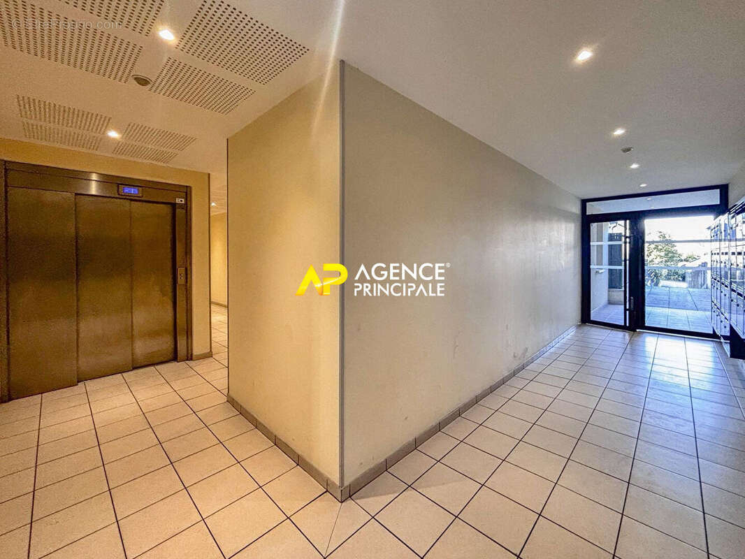 Appartement à SARTROUVILLE