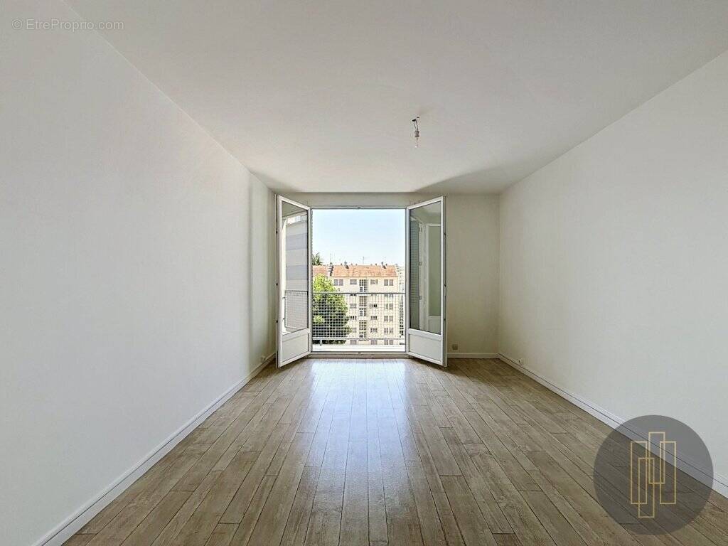 Appartement à LYON-8E