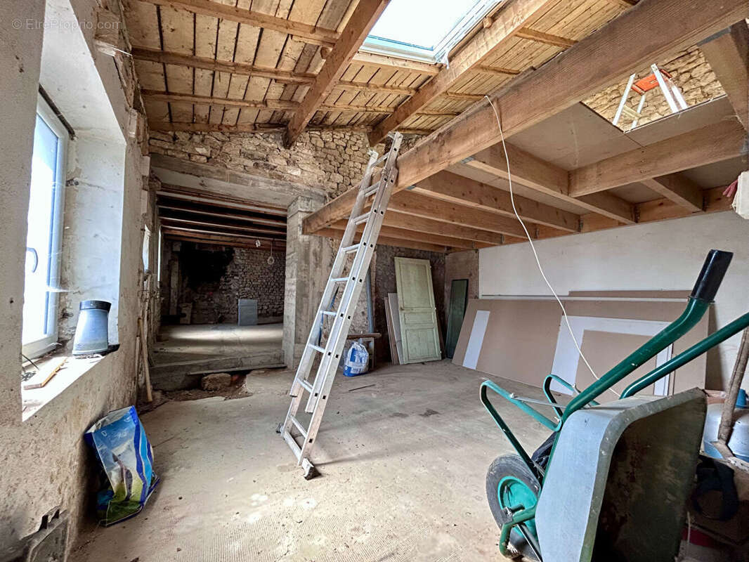 Maison Azay Le Brule 4 pièce(s) 147 m2 - photo 3