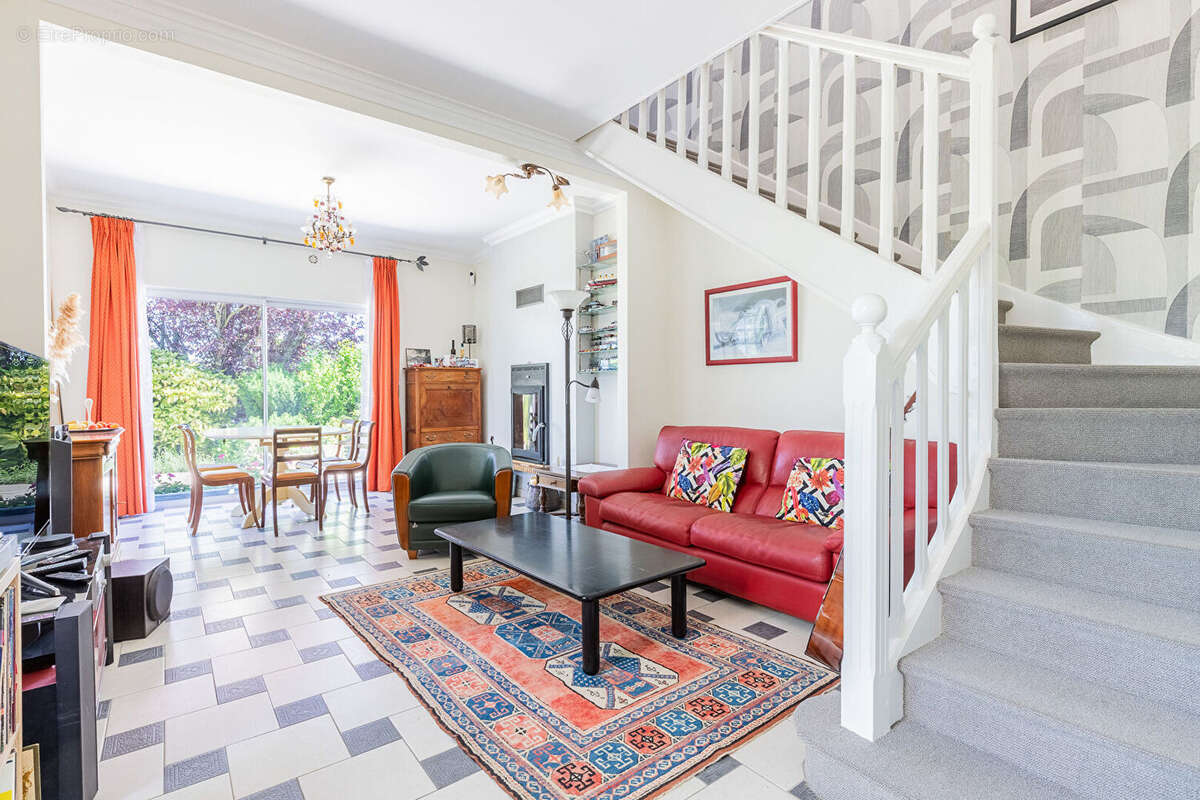 Maison à SAULX-LES-CHARTREUX